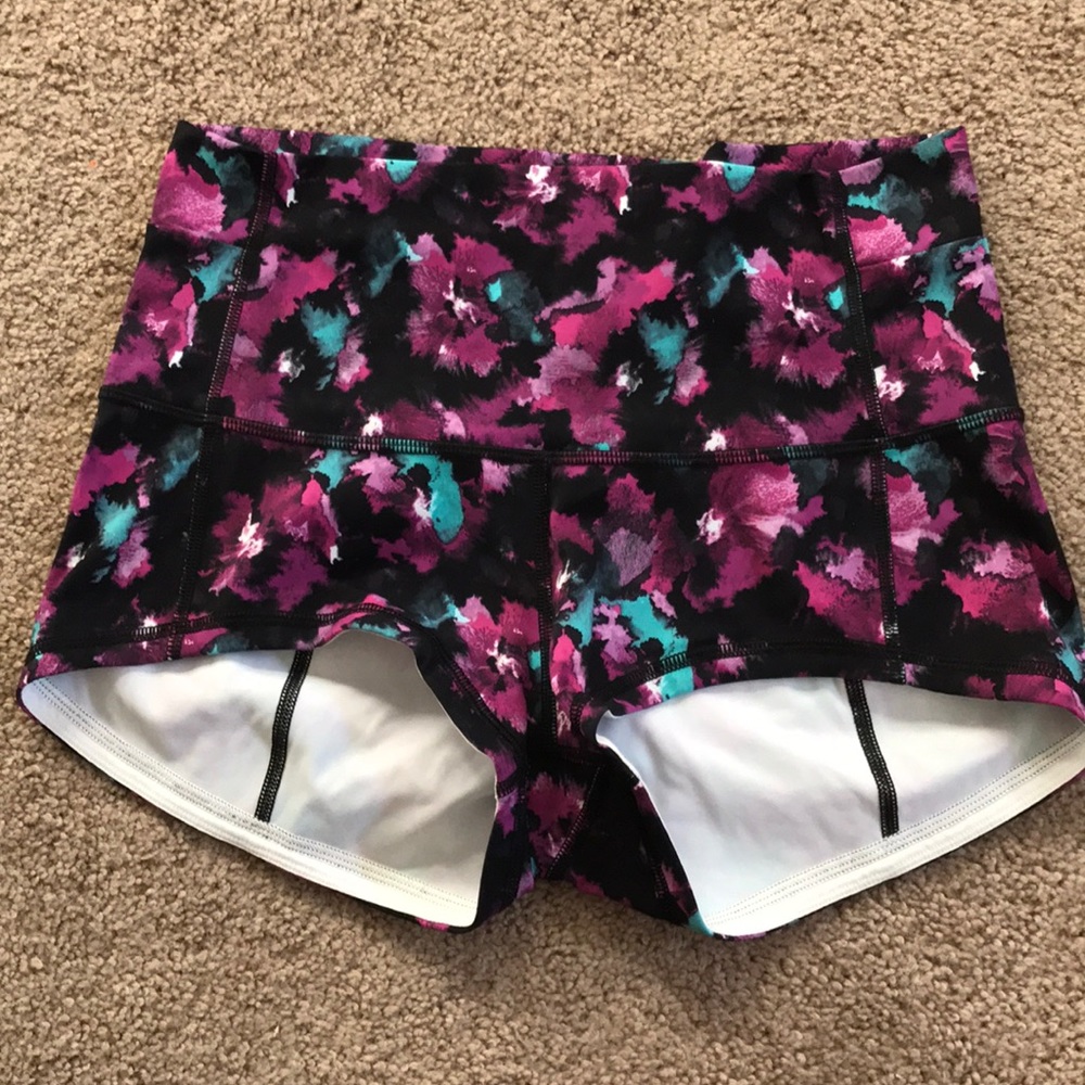 Lululemon spandex shorts